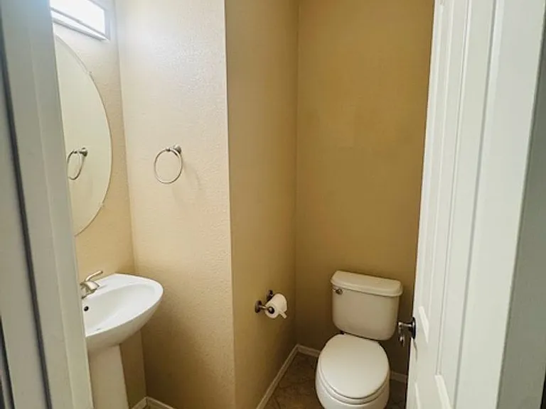 8455 N Placita De La Manzana — Photo 7
