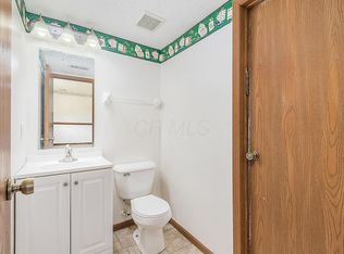 1056 Viewpointe Dr, Columbus, OH