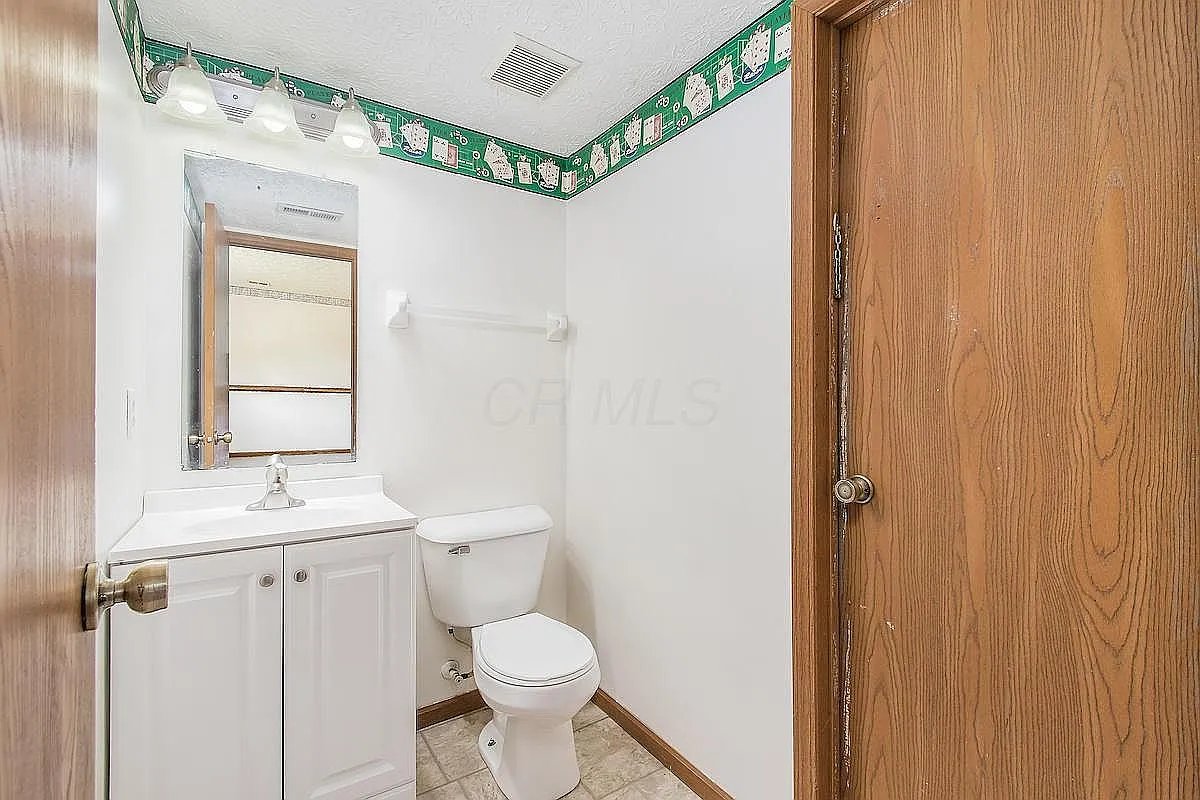 1056 Viewpointe Dr photo 1