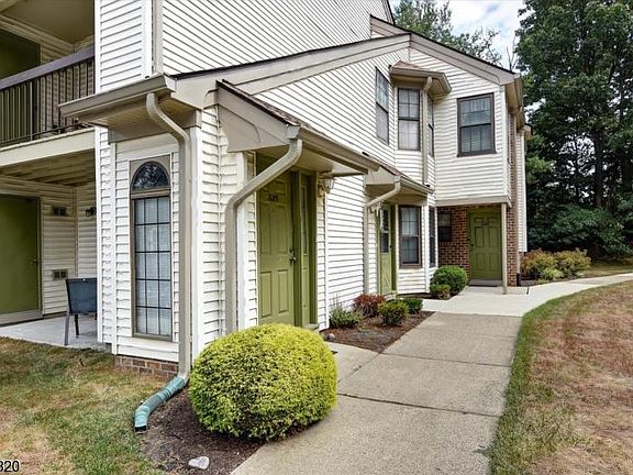 2nd image of 2213 Bayhead Dr #2213