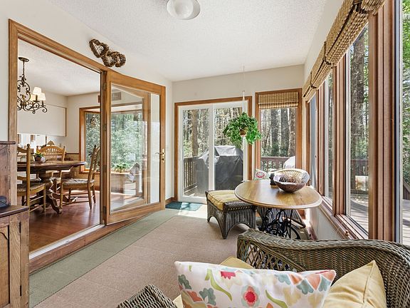 3rd image of 280 Holly Forest Court