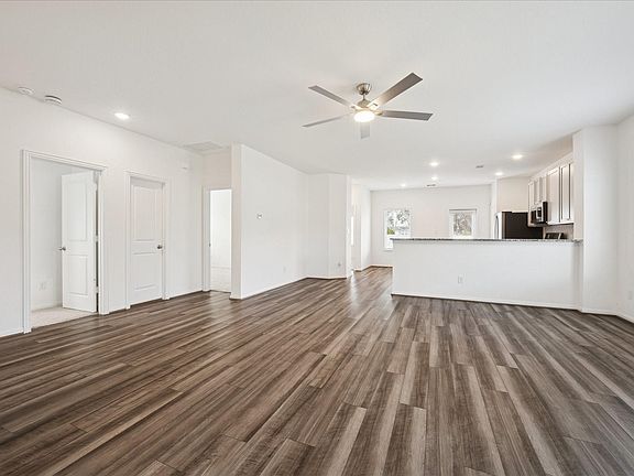 2nd image of 7306 Parkview Dr