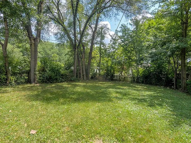 Huge fenced back yard!