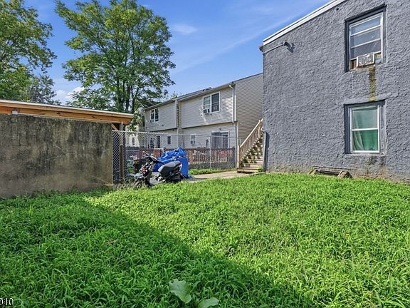 5th image of 32 Jefferson St