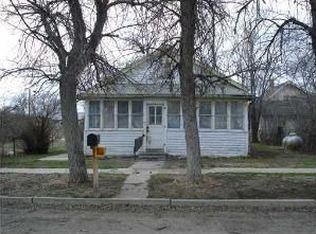 119 3rd St E, Roundup, MT 59072