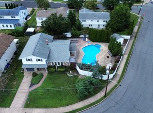 163 Laurie Ln, Philadelphia, PA 19115