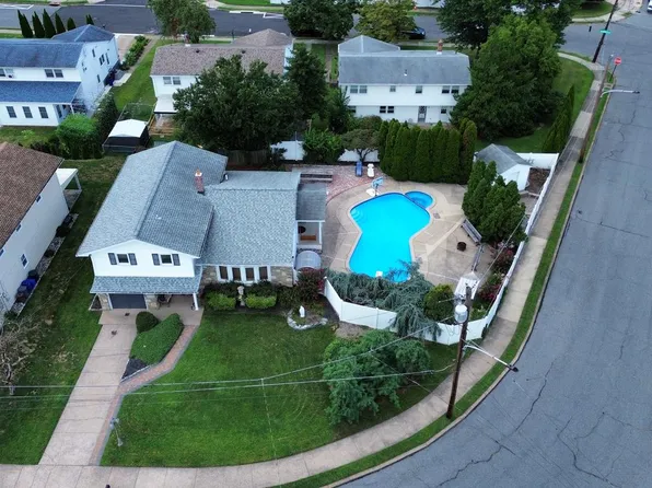 163 Laurie Ln, Philadelphia, PA 19115