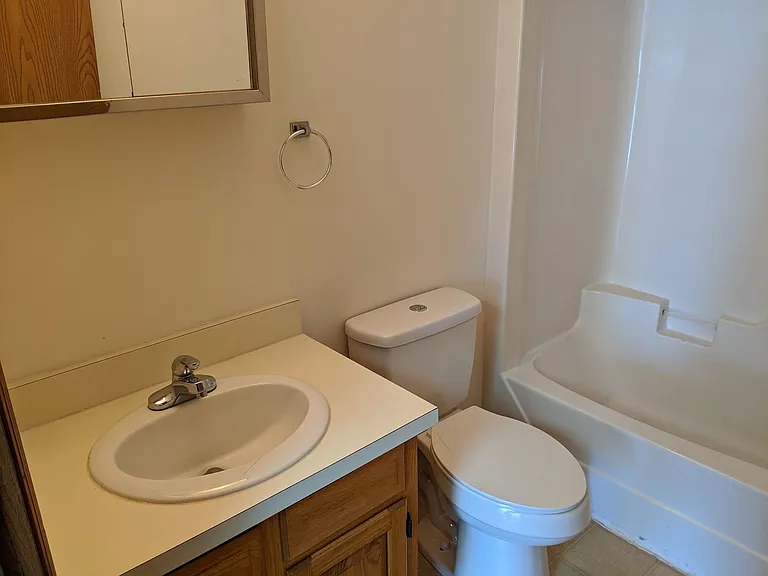 110 E Hummelstown Street — Photo 5