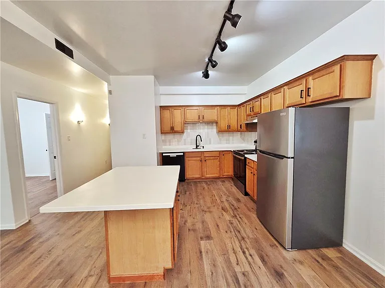 1166 Fullerton Ave #2 — Photo 6