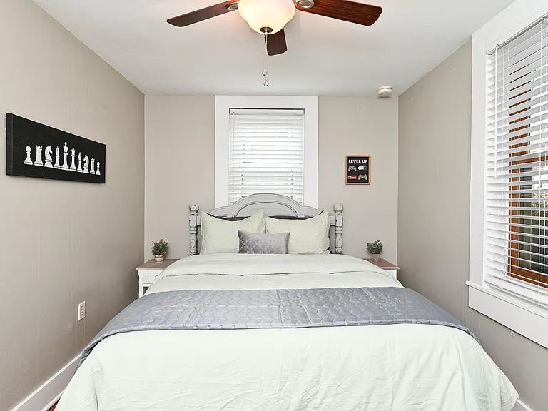 Bleckley Ave — Photo 13