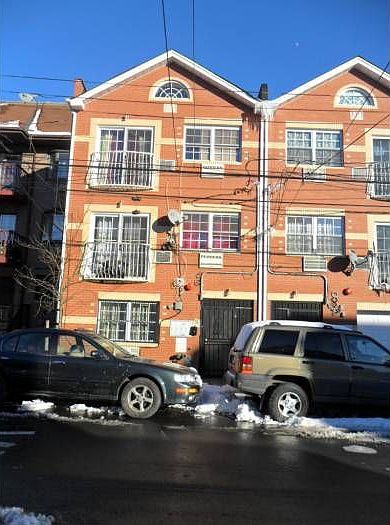 2nd image of 3459 106th St