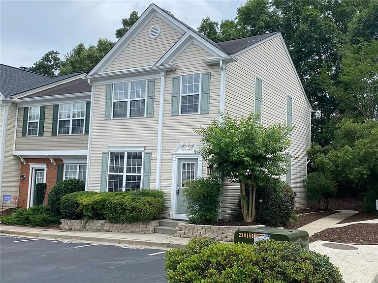 1285 Kilmington Ct — Photo 3