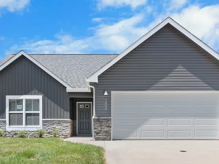1402 Dan Brown Dr — Photo 2