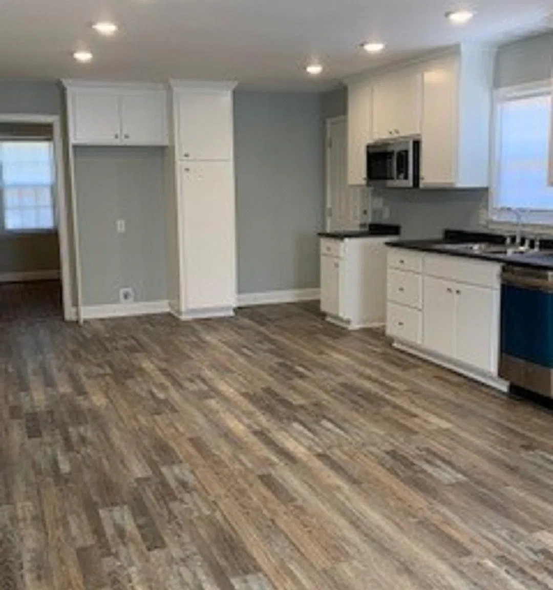 3 bed, 1001 sqft, $1,525 — Photo 2