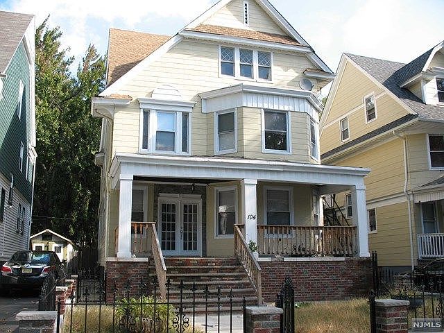 1st image of 104 Park Ave