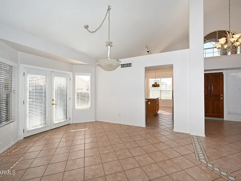 5730 E Gelding Dr — Photo 13