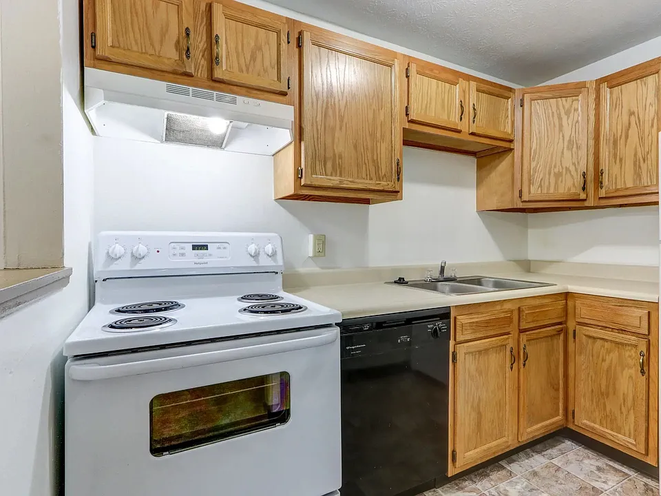Ellacott Parkway Apartments