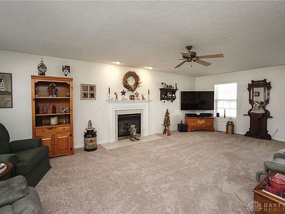 4th image of 300 Winesap Ln