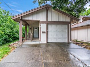 16 Whisperglen Ln, Springfield, IL 62704