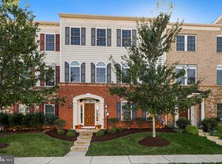 42527 Pine Forest Dr, Chantilly, VA 20152
