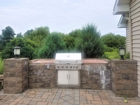 outdoor kitchen grill 