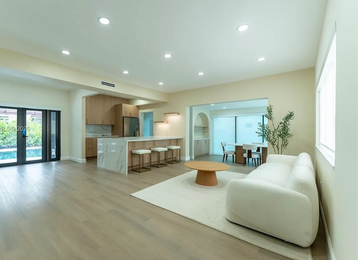 3 bed, 1551 sqft, $13,500 — Photo 4