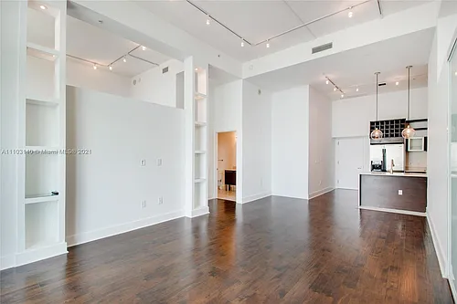 1900 N Bayshore Dr #912 Photo 1