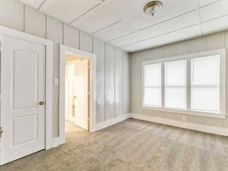 118 E Heron St — Photo 8