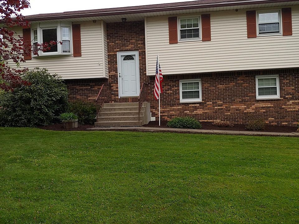 1st image of 36 Hilltop Dr