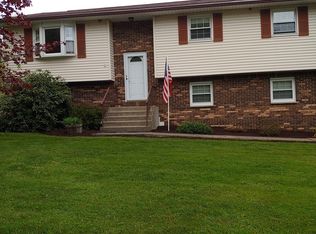 36 Hilltop Dr, Scott Township, PA