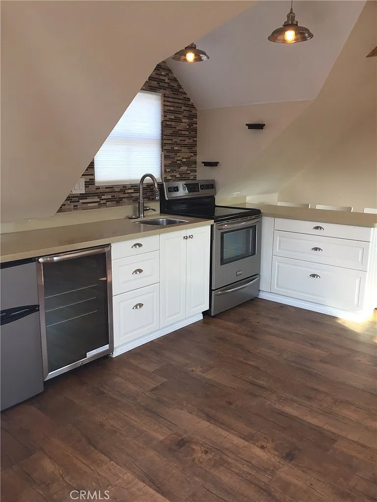 1 bed, 500 sqft, $2,100 — Photo 4