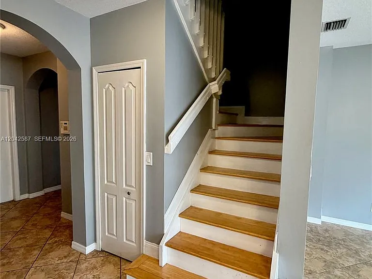 2825 SW 127th Way — Photo 5
