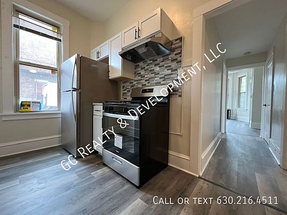 4th image of 210-214 Dupage St Unit C