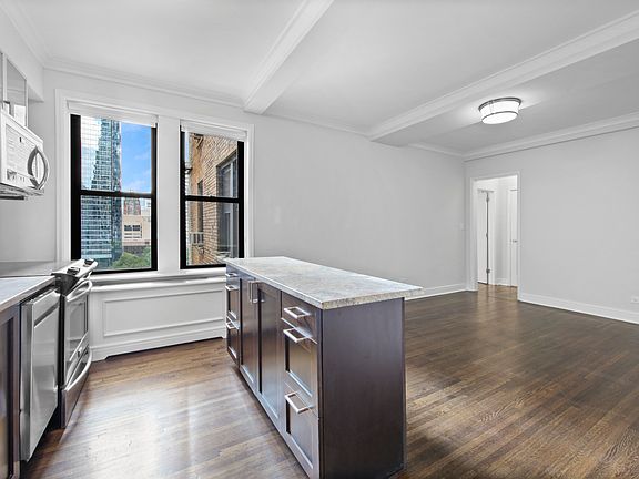 3rd image of 210 W 70th St APT 1110