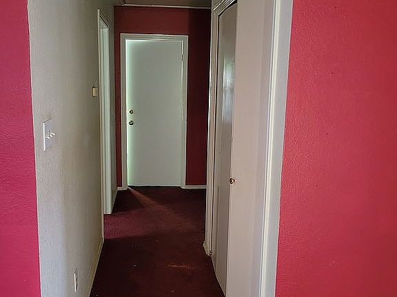 4th image of 2800 N 39th St