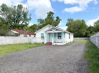 300 Longstreet Rd, Willis, TX 77378