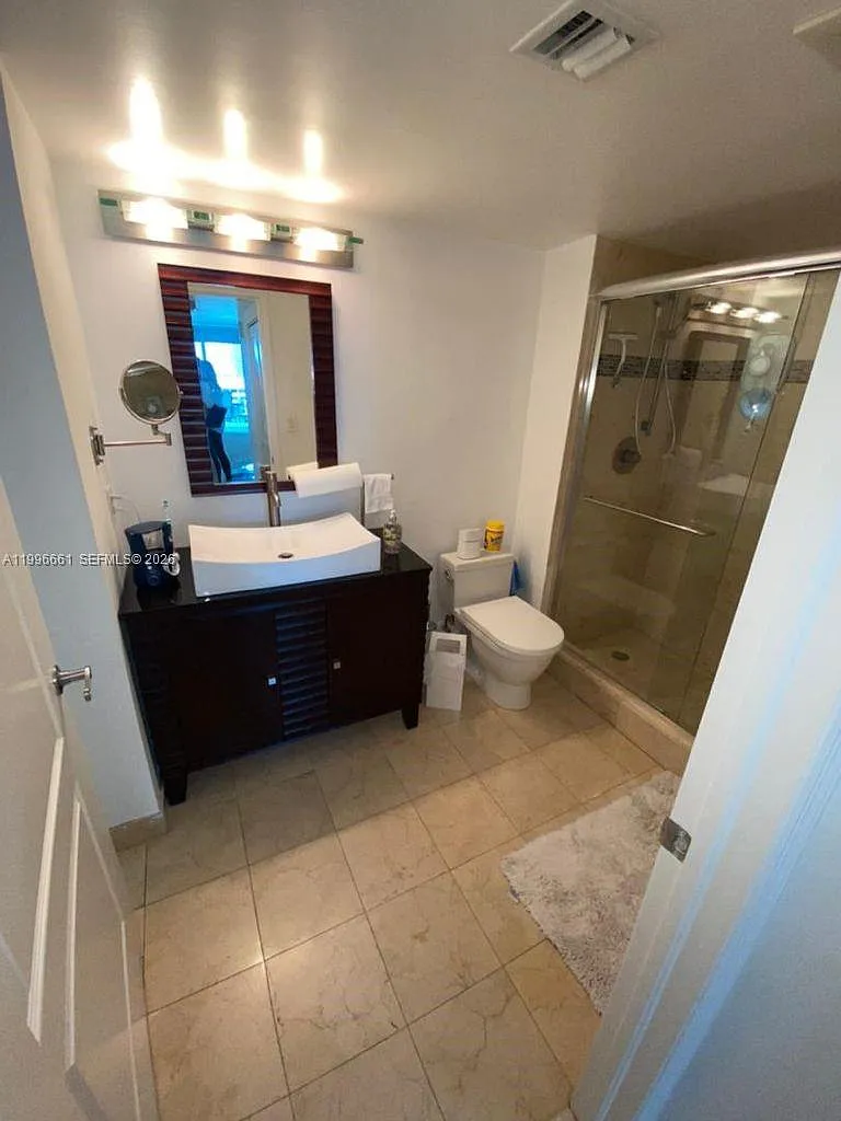 Building Photo - 2101 Brickell Ave #2604