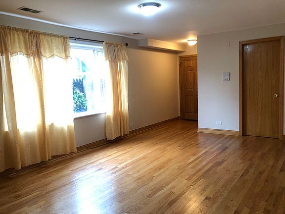 2nd image of 1745 W Albion Ave APT 1S