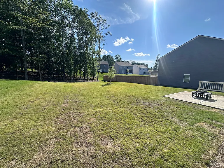 19 Manor Way — Photo 10
