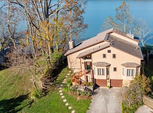 1602 Riverside Dr, Prospect, KY 40059