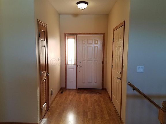 5th image of 1576 Cambridge Dr