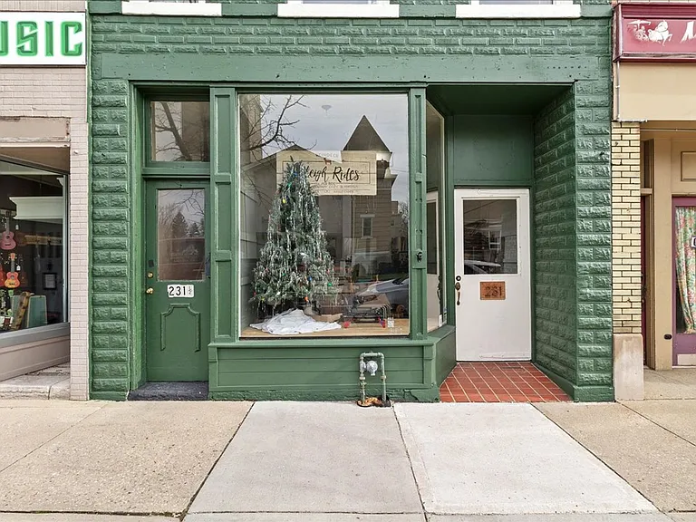 231 1/2 N Main St — Photo 2