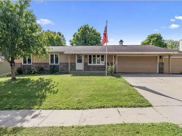 1813 Hollywood Blvd, Iowa City, IA 52240