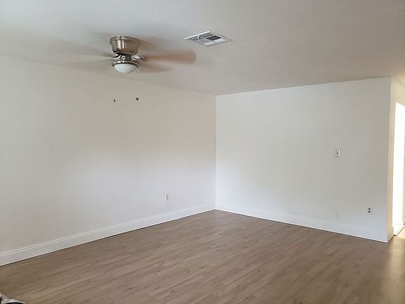 3rd image of 9701 NW 37th St
