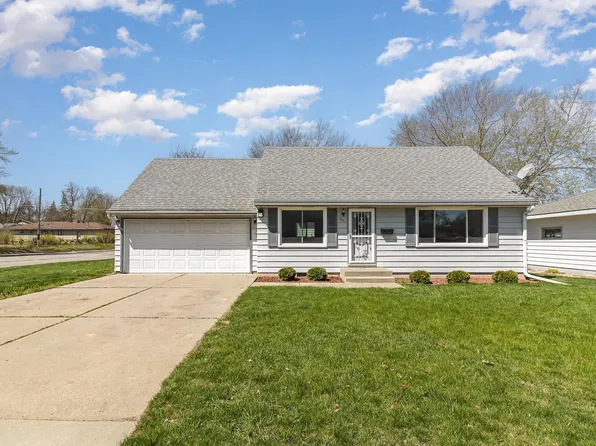 968 Shumway St S, Shakopee, MN 55379