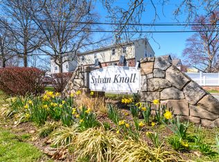 401 Sylvan Knoll Rd, Stamford, CT 06902