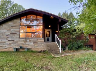 155 Valley View Dr, Wellsburg, WV