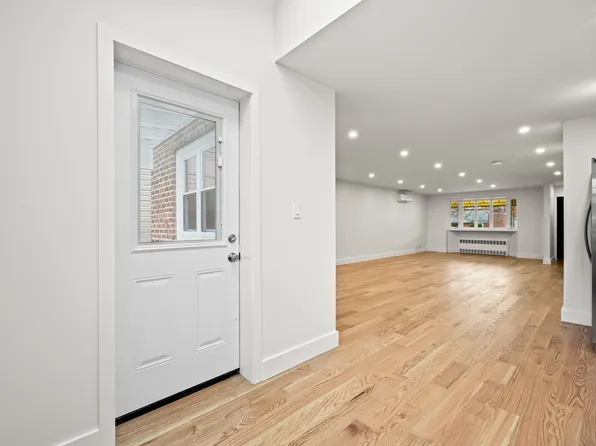 2567 East 29th Street image 8 of 31