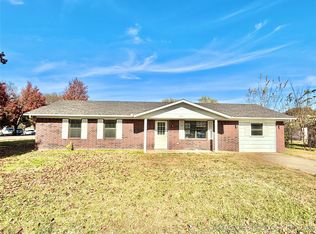 1103 E Kaniatobe Ln, Stigler, OK 74462