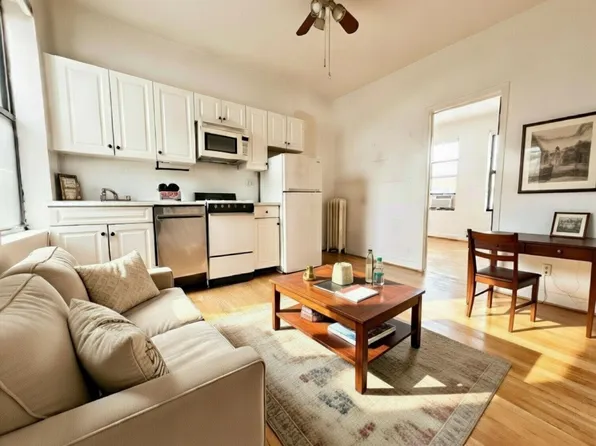 370 West 51st Street image 1 of 3